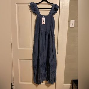 BNWT Zesica Maxi Dress, Size L